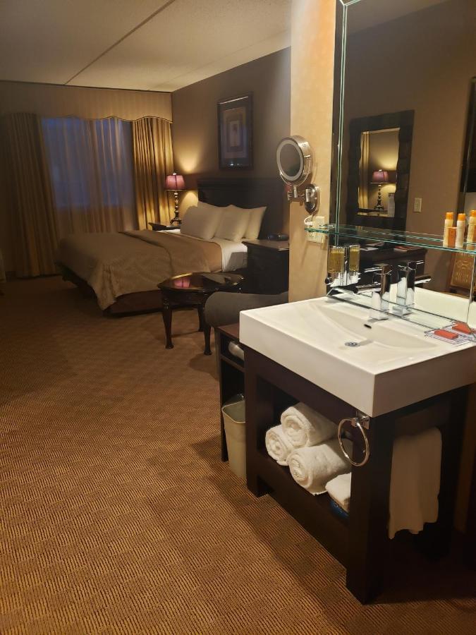 Salvatores Grand Hotel Williamsville Zewnętrze zdjęcie
